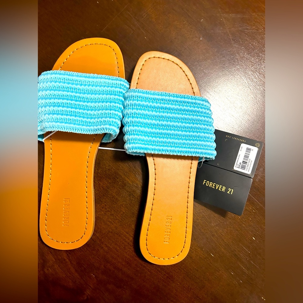 Beautiful Blue Flat Sandals 🦋
